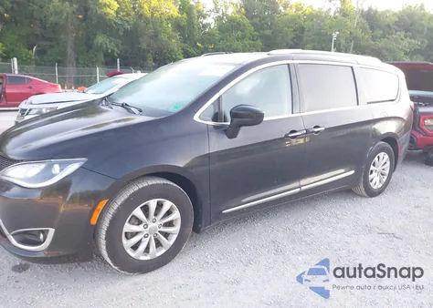 2019 Chrysler Pacifica Touring L z USA, uszkodzony, nr VIN 2C4RC1BG4KR583065